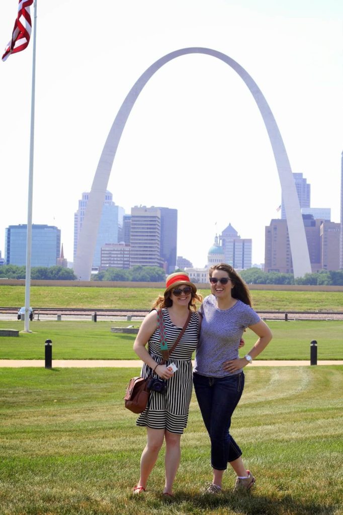 2 women at the arch